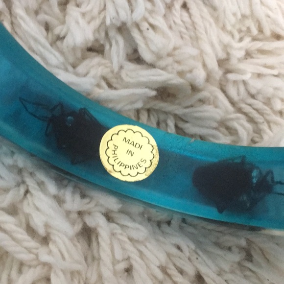 Acrylic/ lucite bug bracelet in blue - Picture 2 of 5
